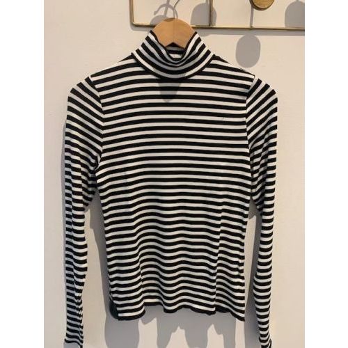 levete room t-shirt black levete room t-shirt black