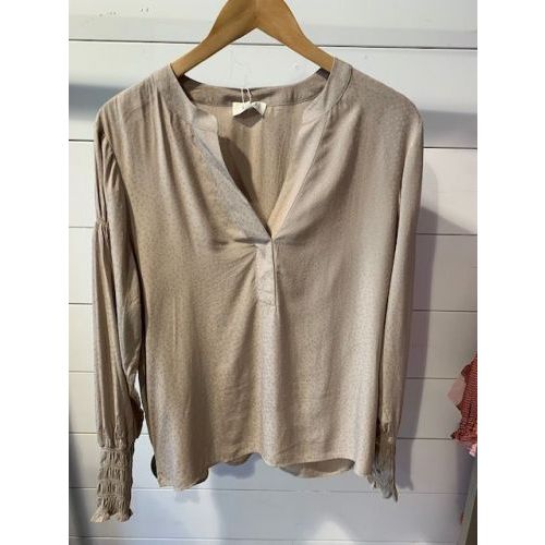 levete room blouse levete room blouse
