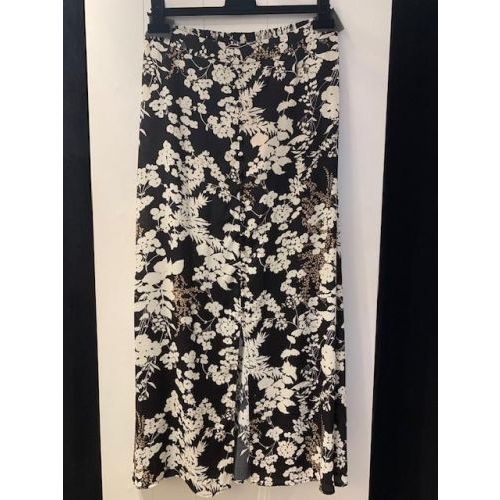 Rue de femme rok Rue de femme rok